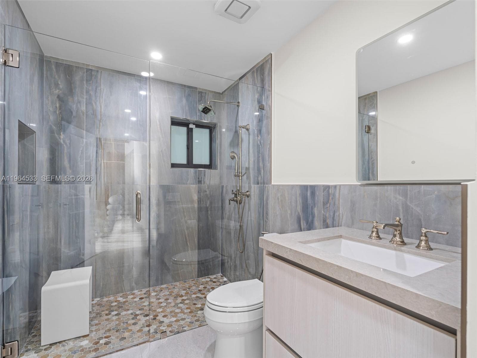 6180 Pine Tree Dr, Miami Beach FL 33140 — 29