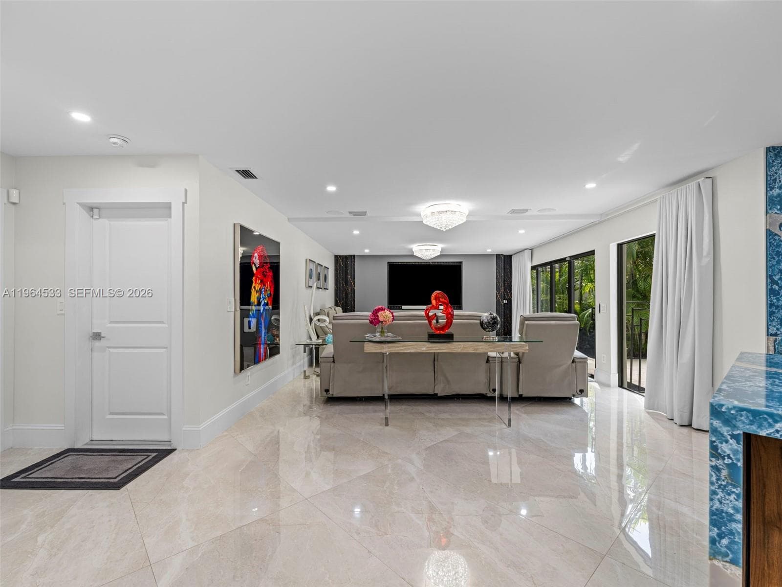 6180 Pine Tree Dr, Miami Beach FL 33140 — 25