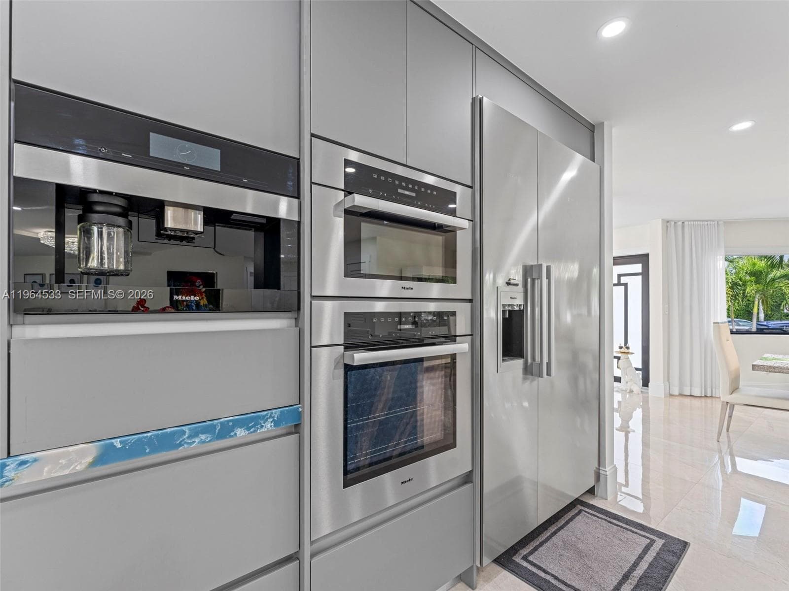 6180 Pine Tree Dr, Miami Beach FL 33140 — 21