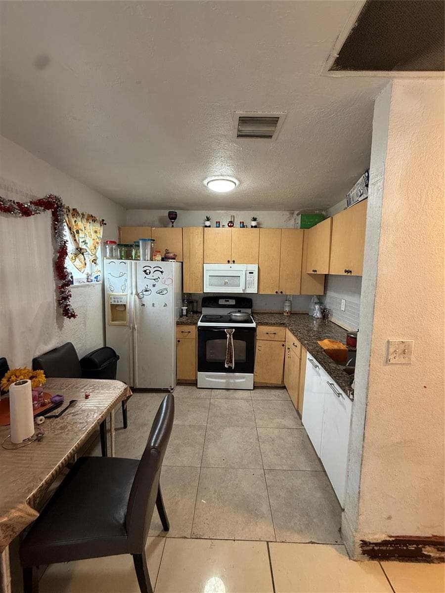1028 NW 24th Street, Miami FL 33127 — 12