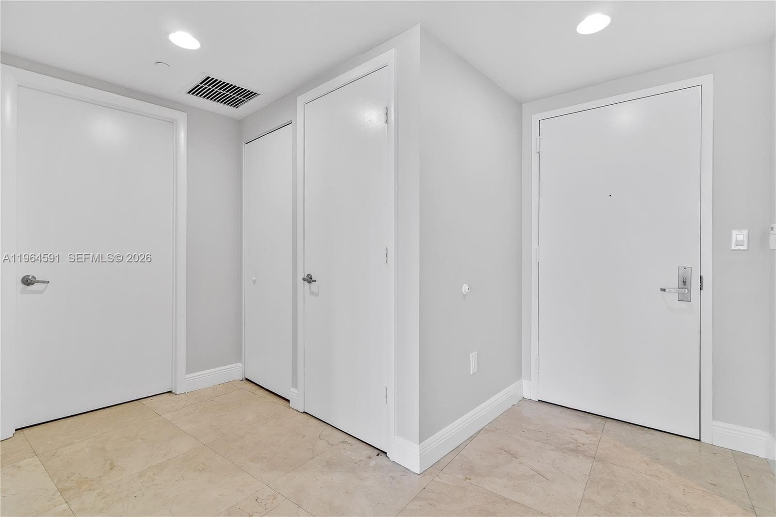 465 Brickell Ave # 917, Miami FL 33131 — 11