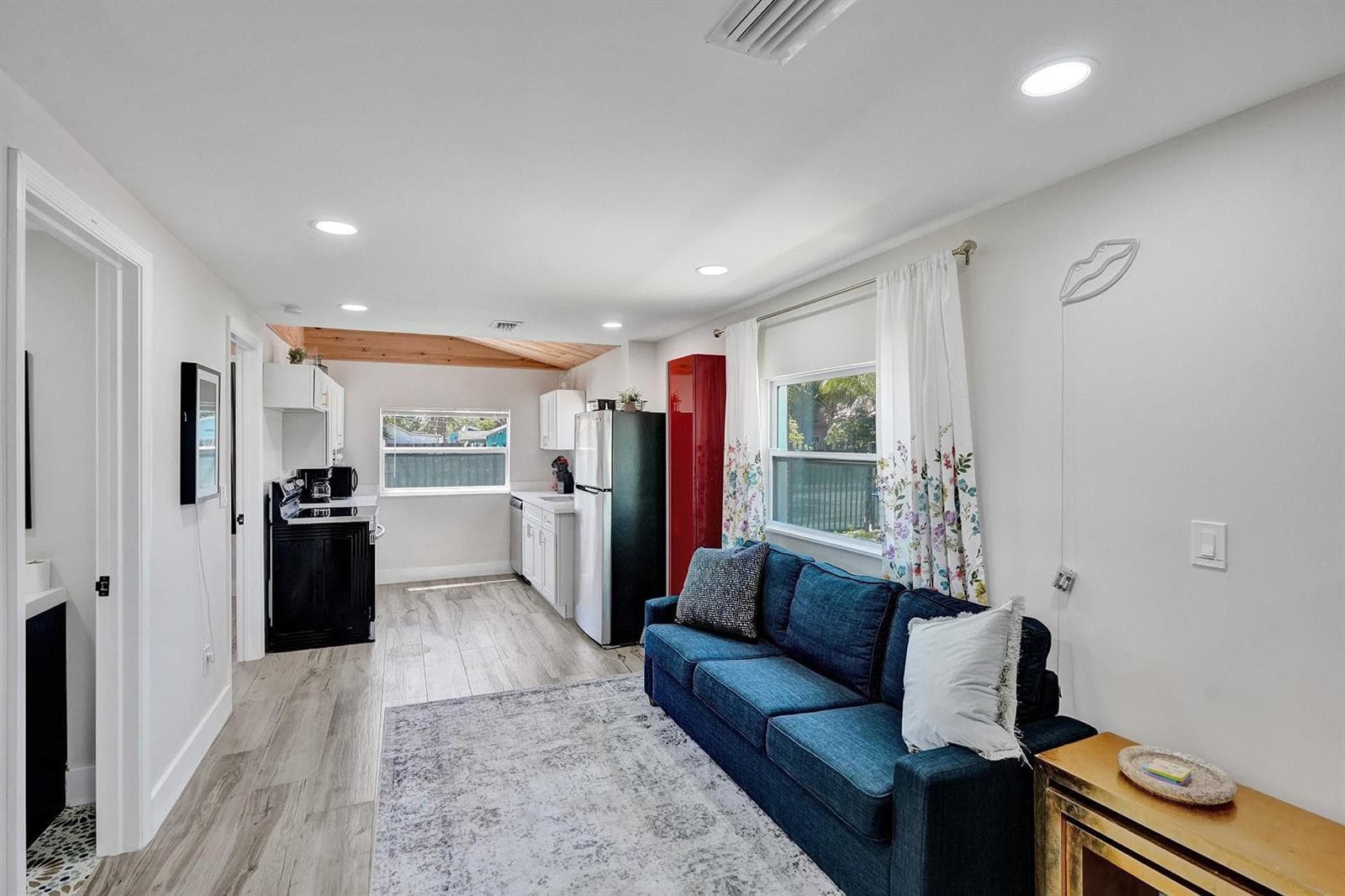 8021 NW 1st Place # 1, Miami FL 33150 — 4