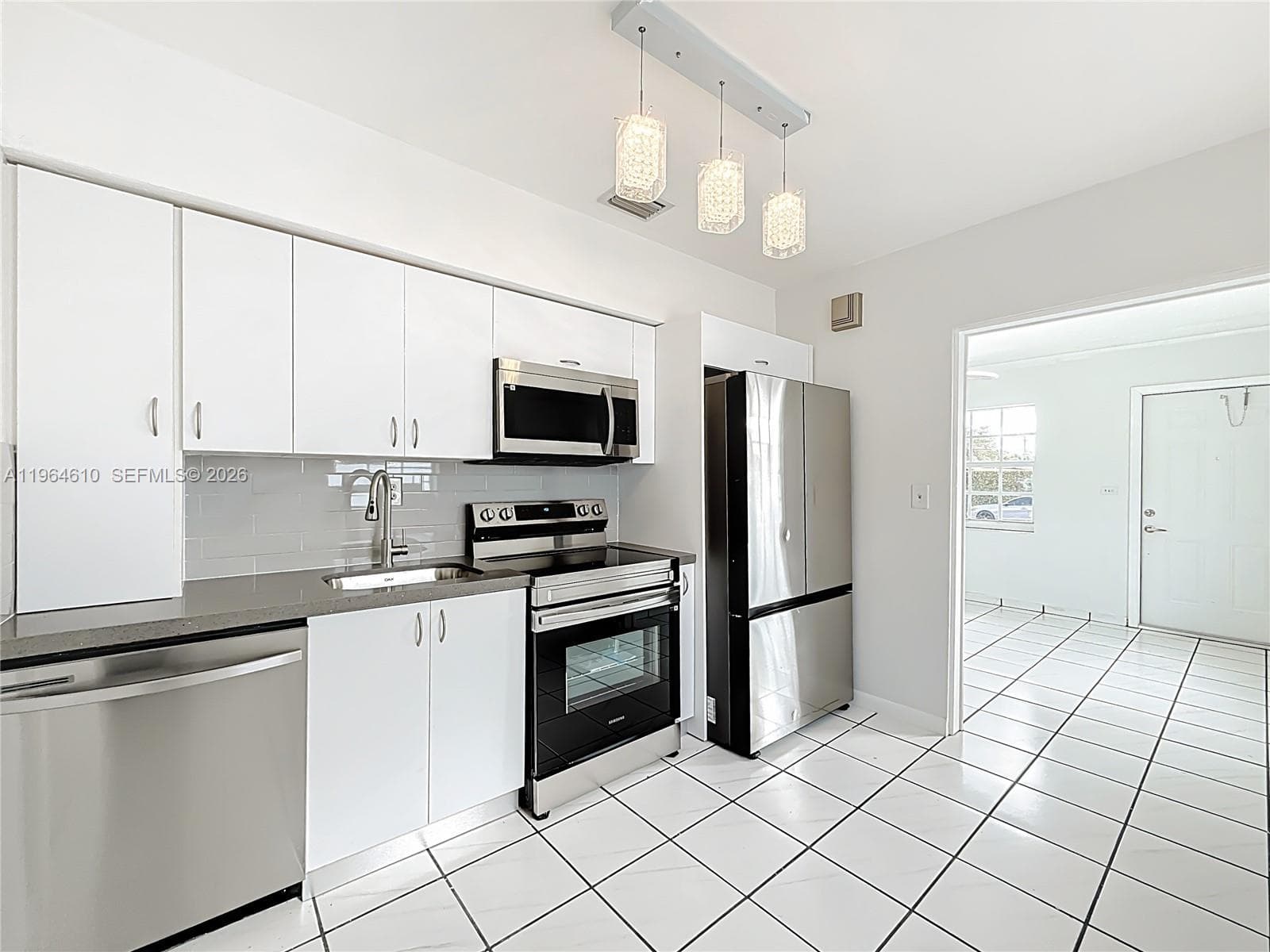 6819 SW 25th St, Miami FL 33155 — 7