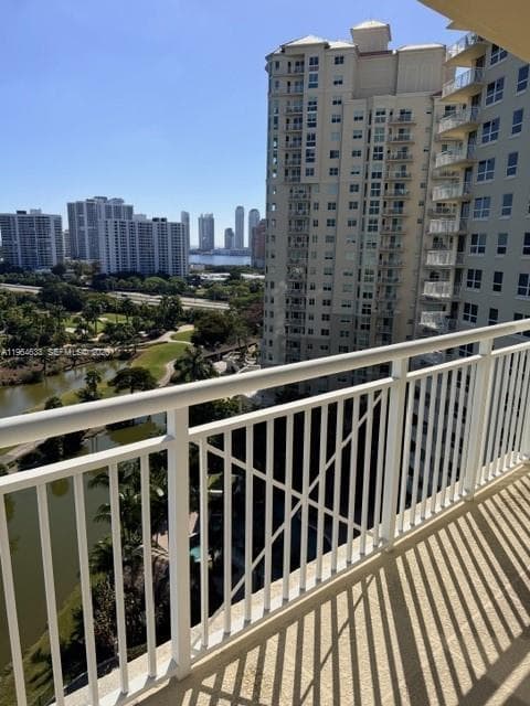 Turnberry On The Green Co, Aventura, FL — 22