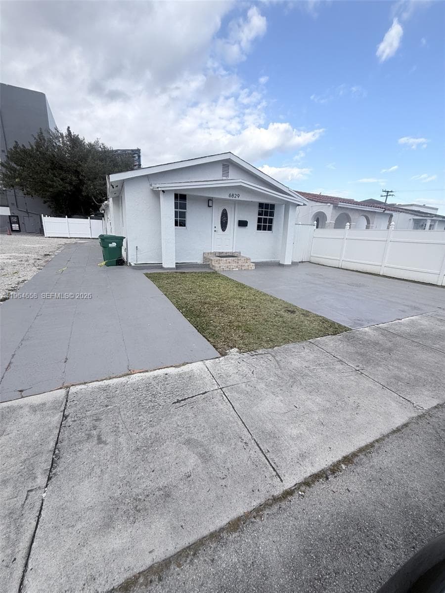 6829 SW 25th St, Miami FL 33155 — 1