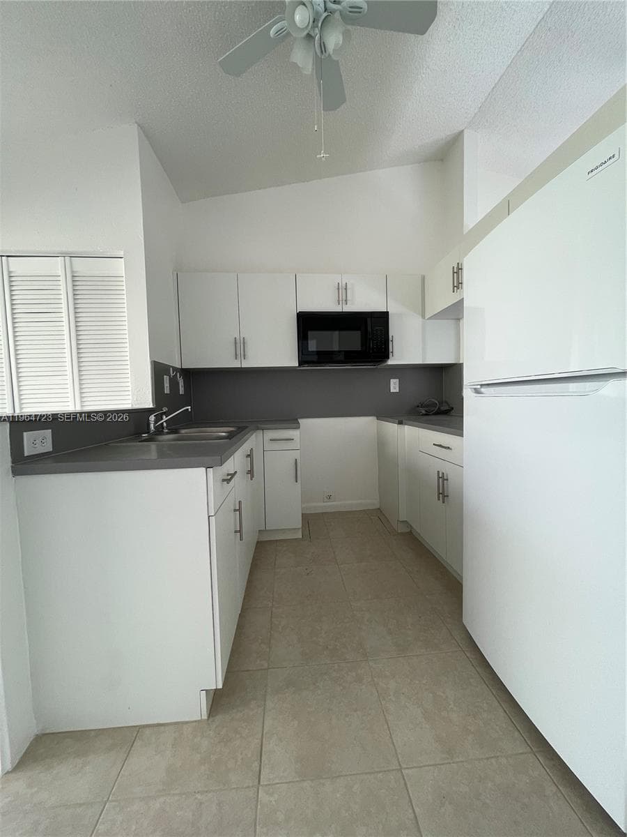 1210 San Remo Cir, Homestead FL 33035 — 2