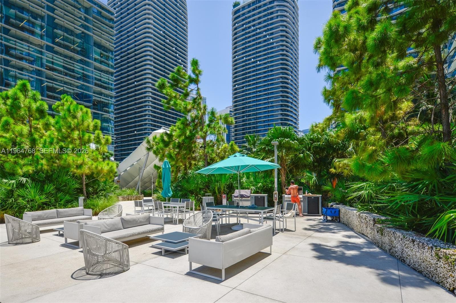 88 SW 7th St # 2204, Miami FL 33130 — 62