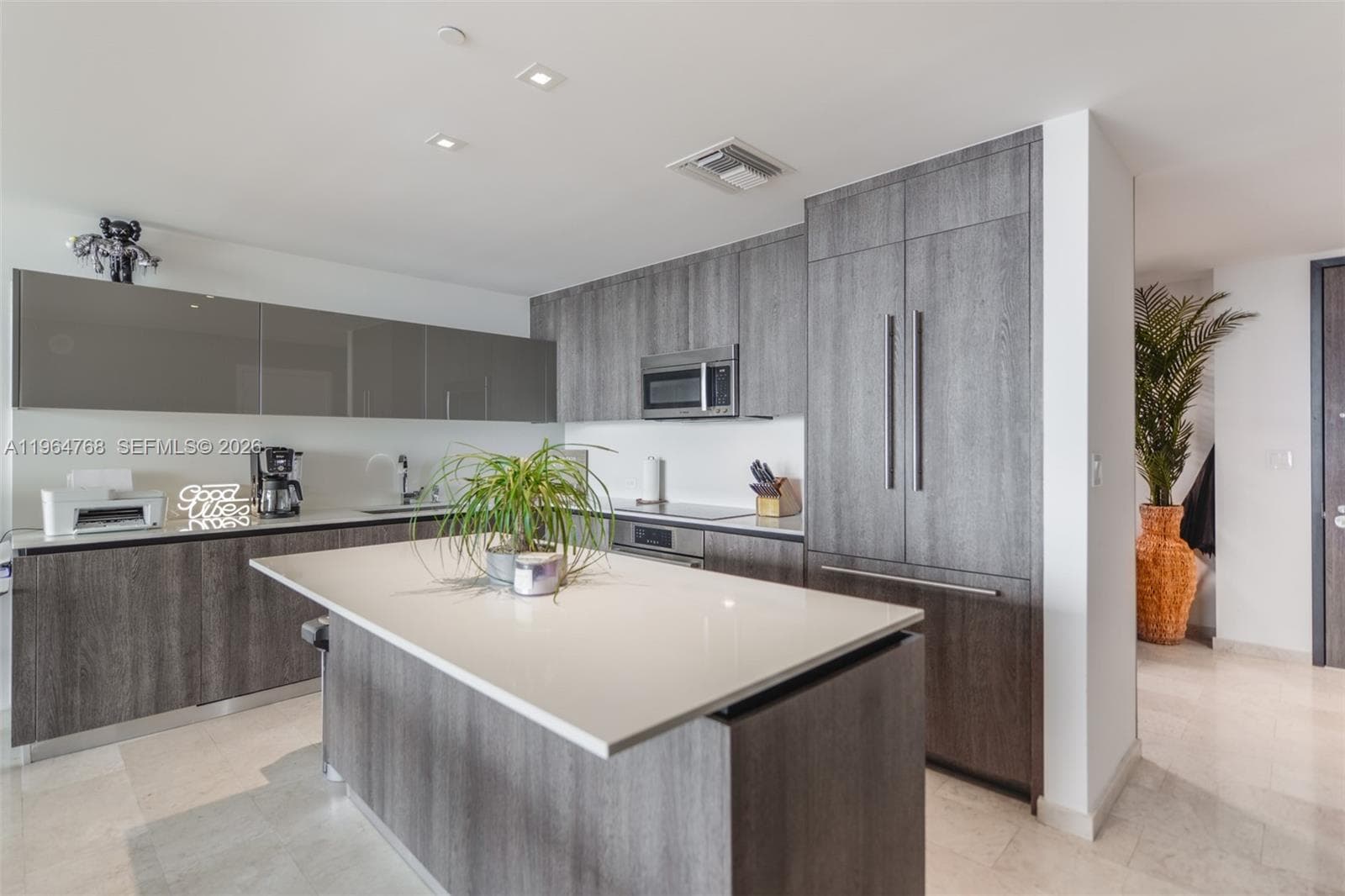 88 SW 7th St # 2204, Miami FL 33130 — 13