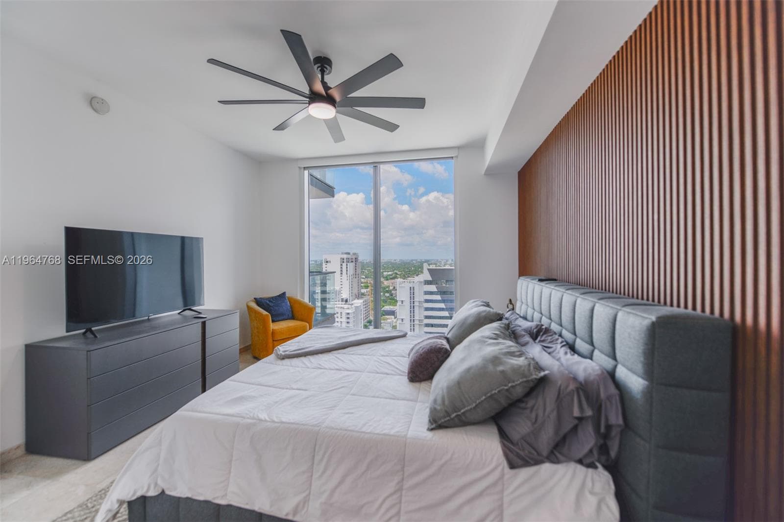 88 SW 7th St # 2204, Miami FL 33130 — 16