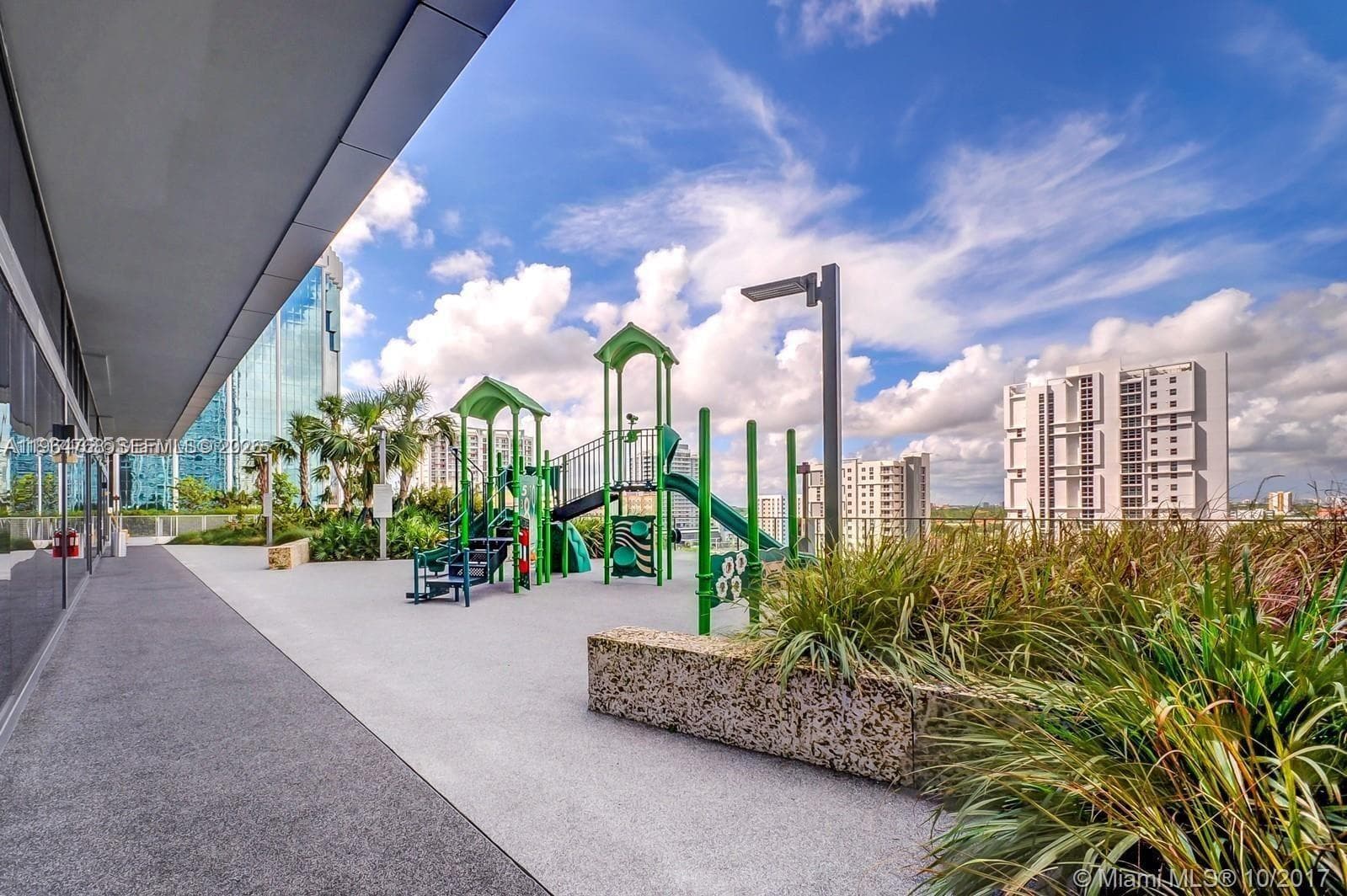 88 SW 7th St # 2204, Miami FL 33130 — 53