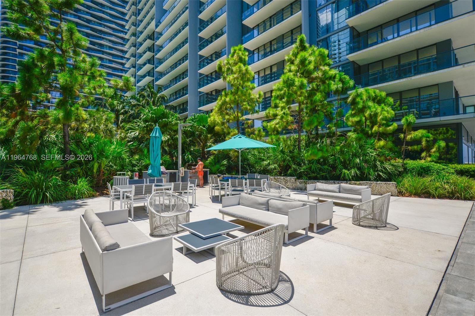 88 SW 7th St # 2204, Miami FL 33130 — 61
