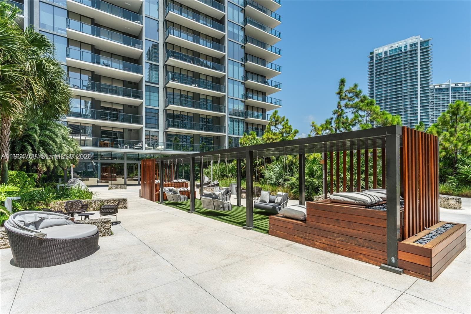 88 SW 7th St # 2204, Miami FL 33130 — 37