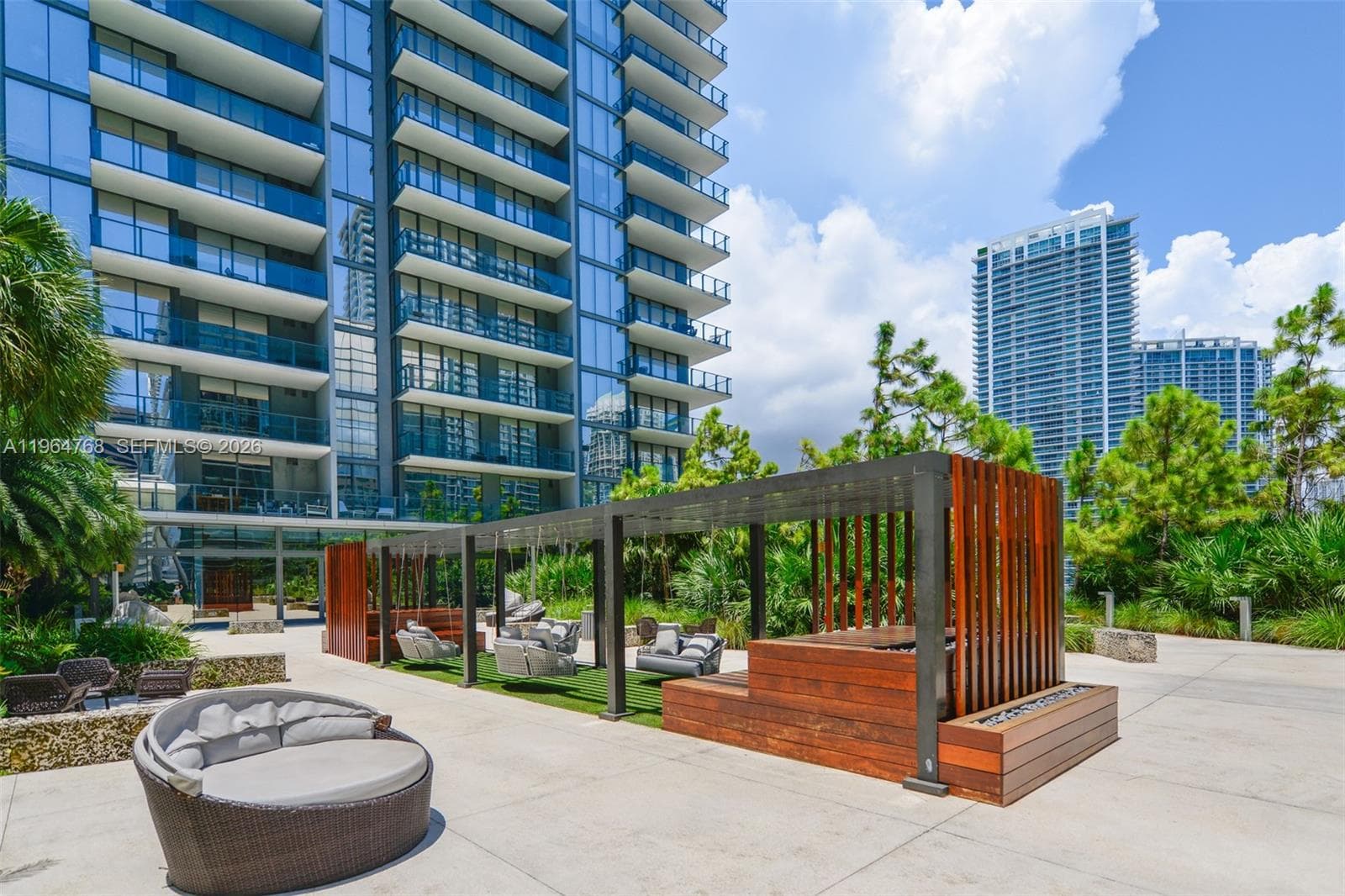 88 SW 7th St # 2204, Miami FL 33130 — 60