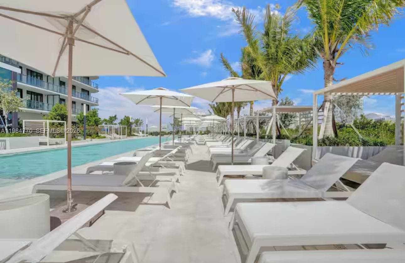 580 72 # 1713, Miami Beach FL 33141 — 17