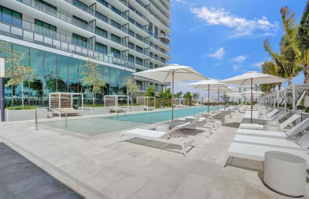 580 72 # 1713, Miami Beach FL 33141 — 16