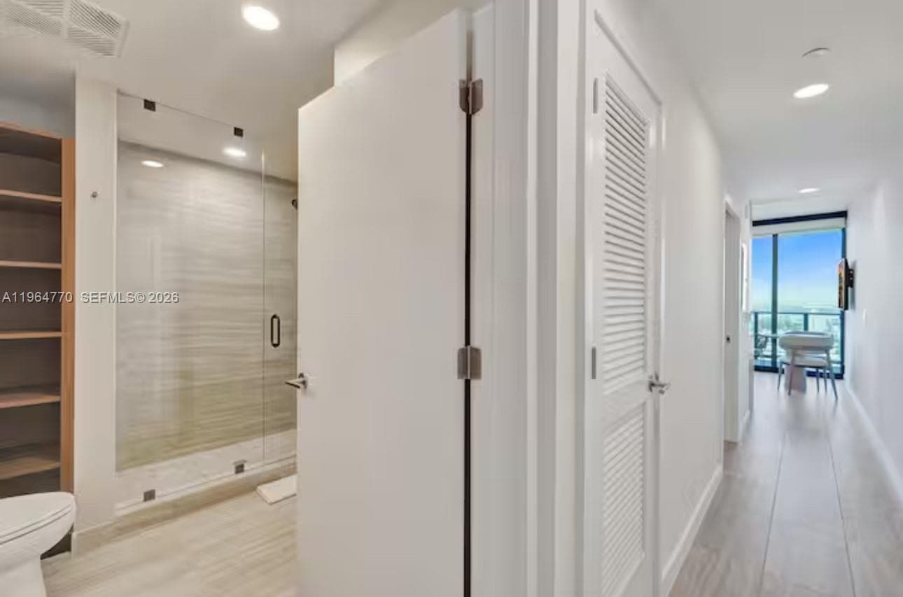 580 72 # 1713, Miami Beach FL 33141 — 12