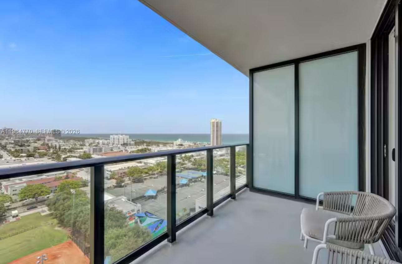 580 72 # 1713, Miami Beach FL 33141 — 3