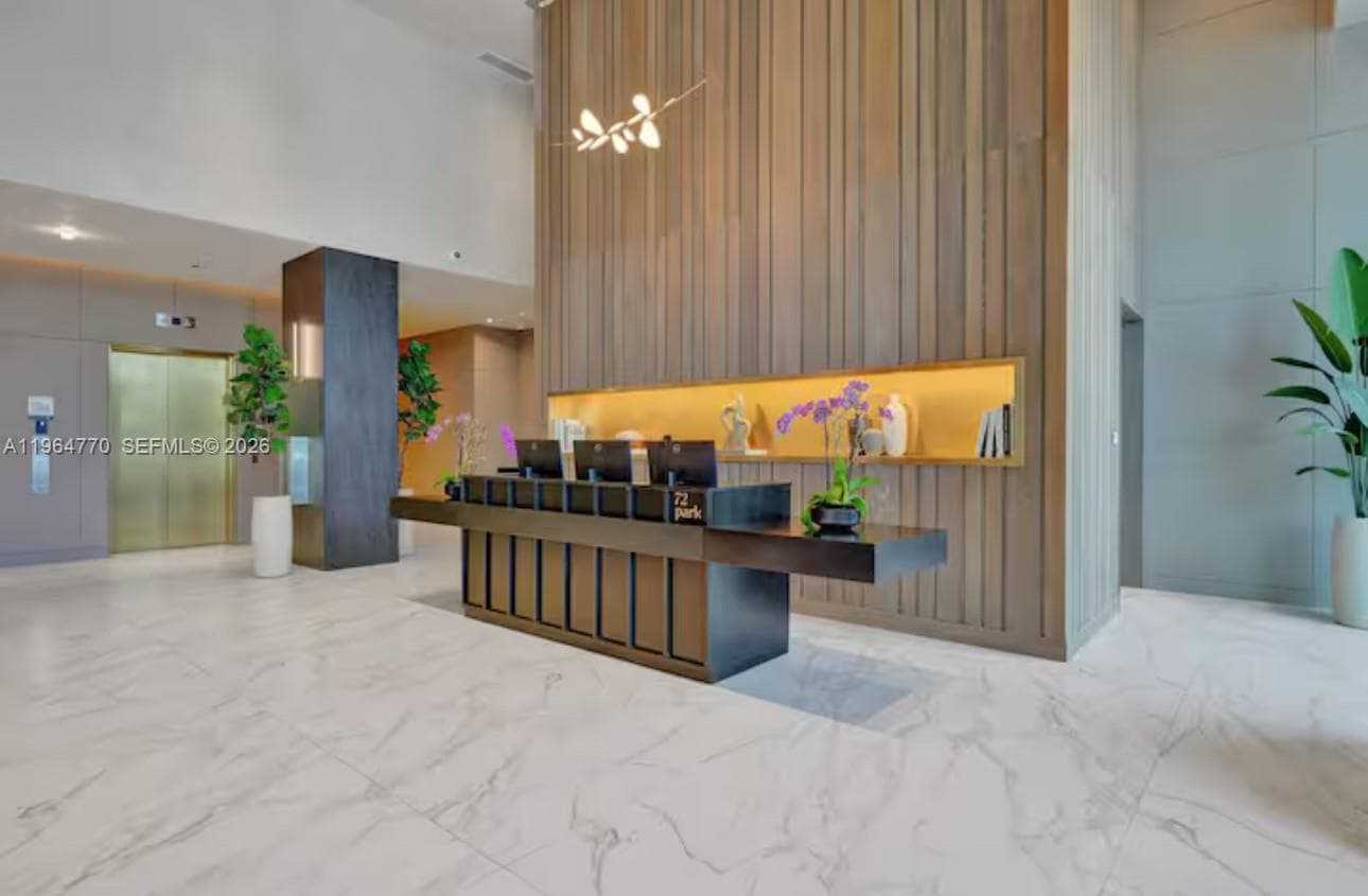 580 72 # 1713, Miami Beach FL 33141 — 28