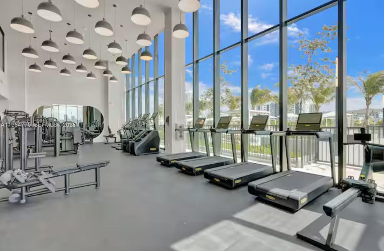 580 72 # 1713, Miami Beach FL 33141 — 20