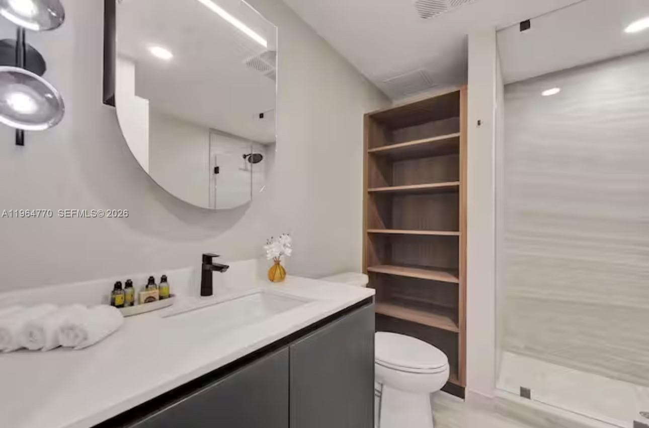 580 72 # 1713, Miami Beach FL 33141 — 10