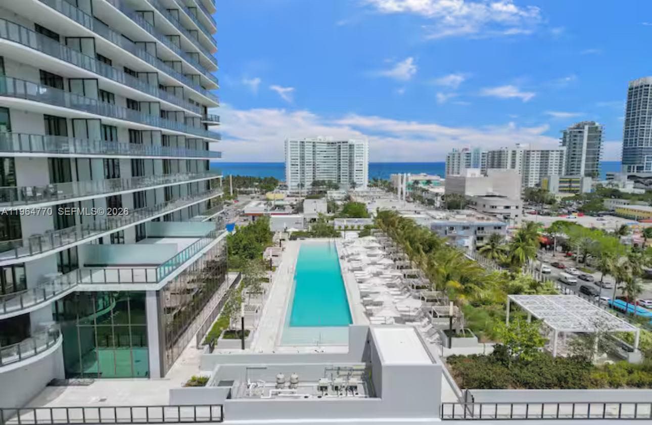 580 72 # 1713, Miami Beach FL 33141 — 19