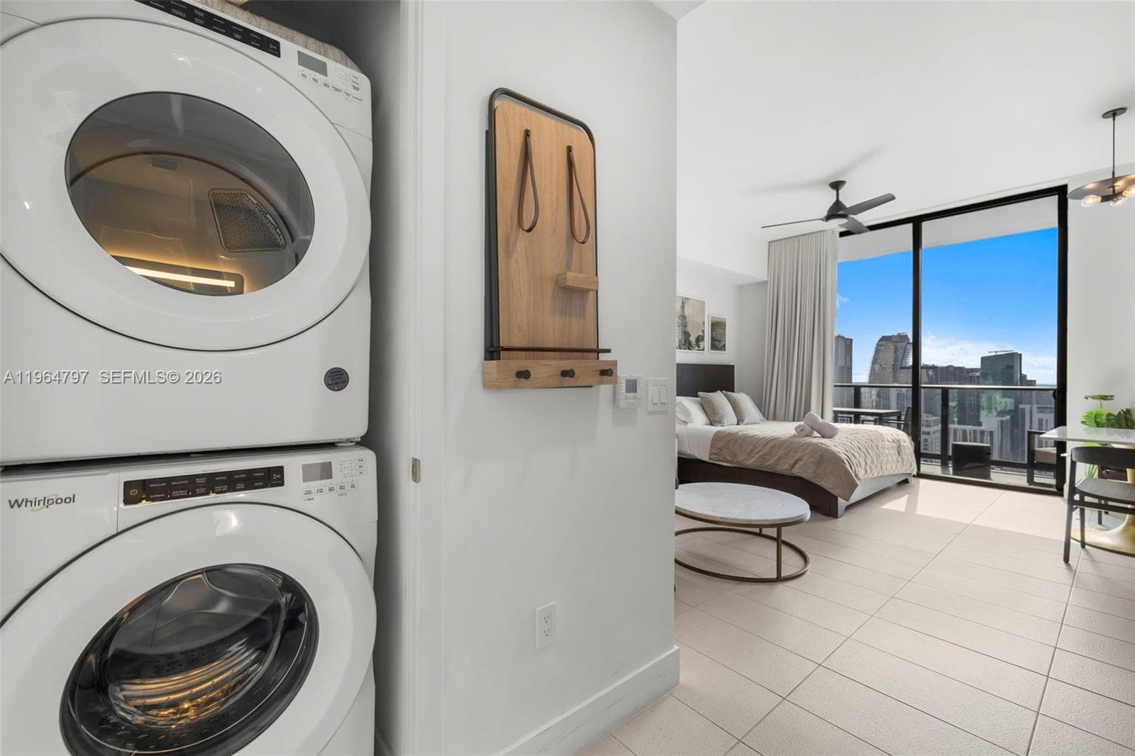 159 NE 6th St # 4910, Miami FL 33132 — 16