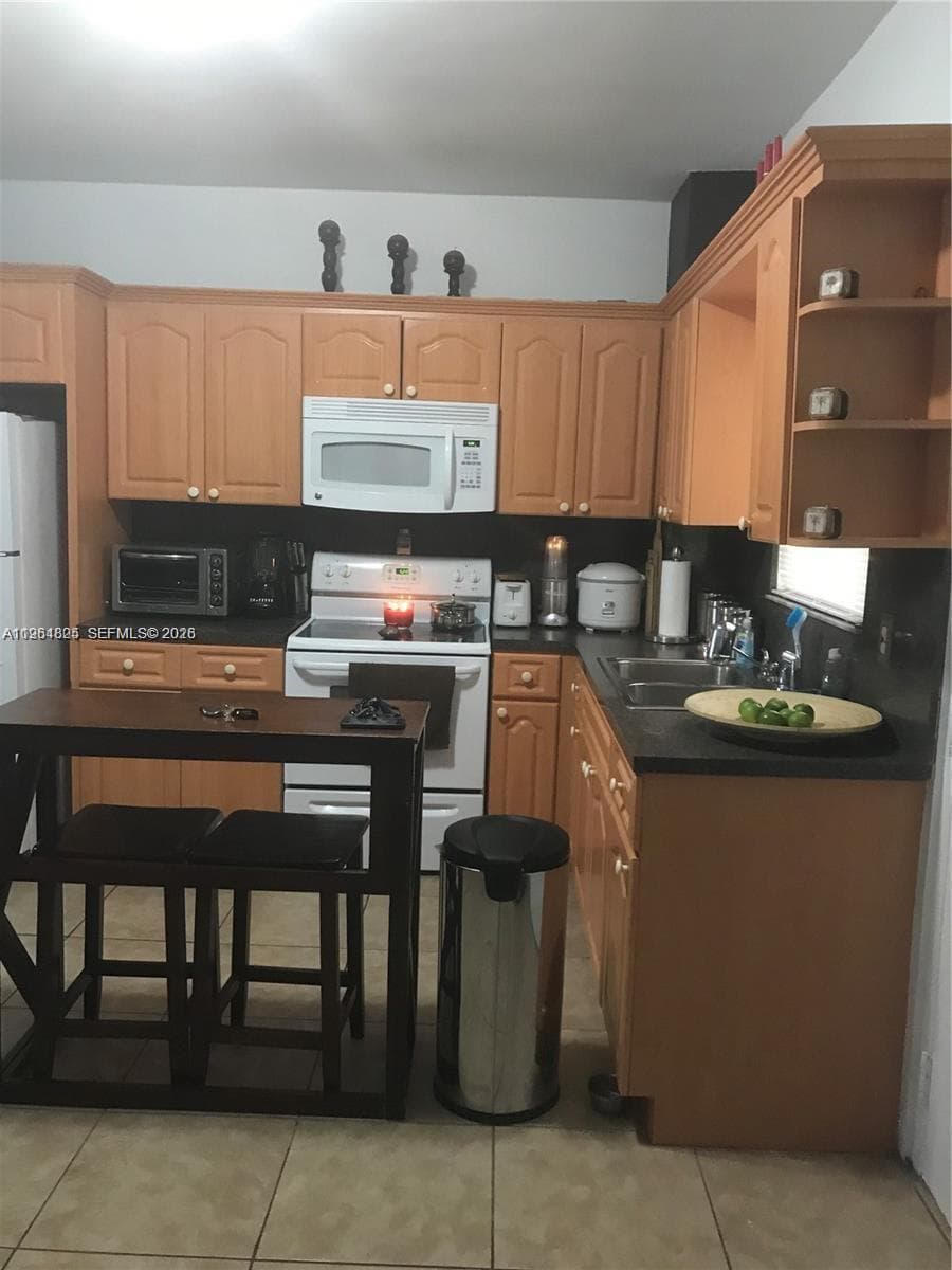 1960 Marseille Dr # 305, Miami Beach FL 33141 — 7