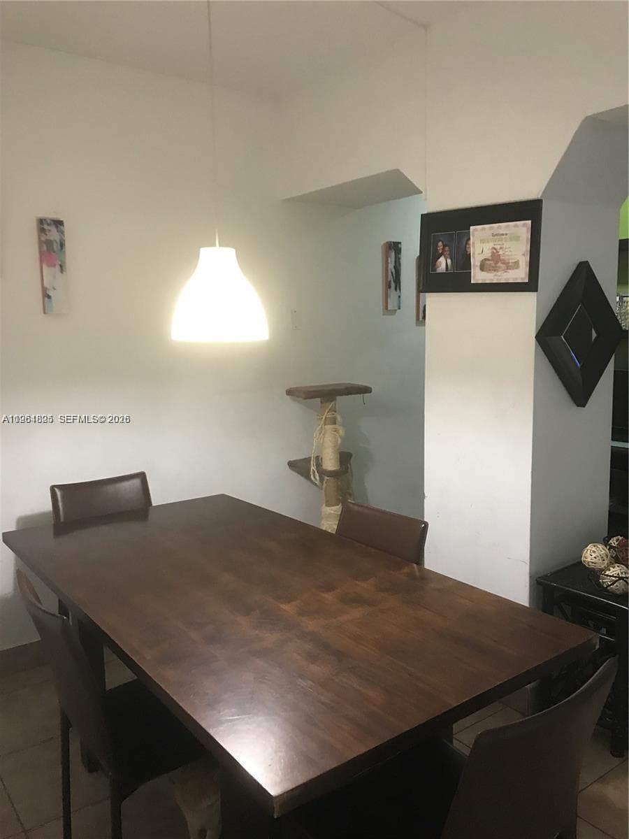 1960 Marseille Dr # 305, Miami Beach FL 33141 — 3