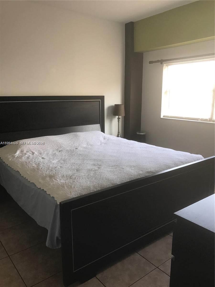1960 Marseille Dr # 305, Miami Beach FL 33141 — 5
