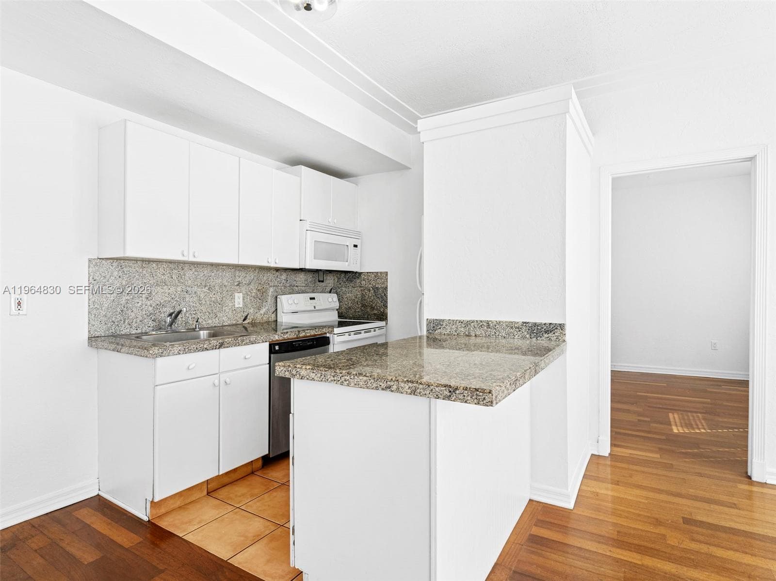 1027 Pennsylvania Ave # 206, Miami Beach FL 33139 — 2