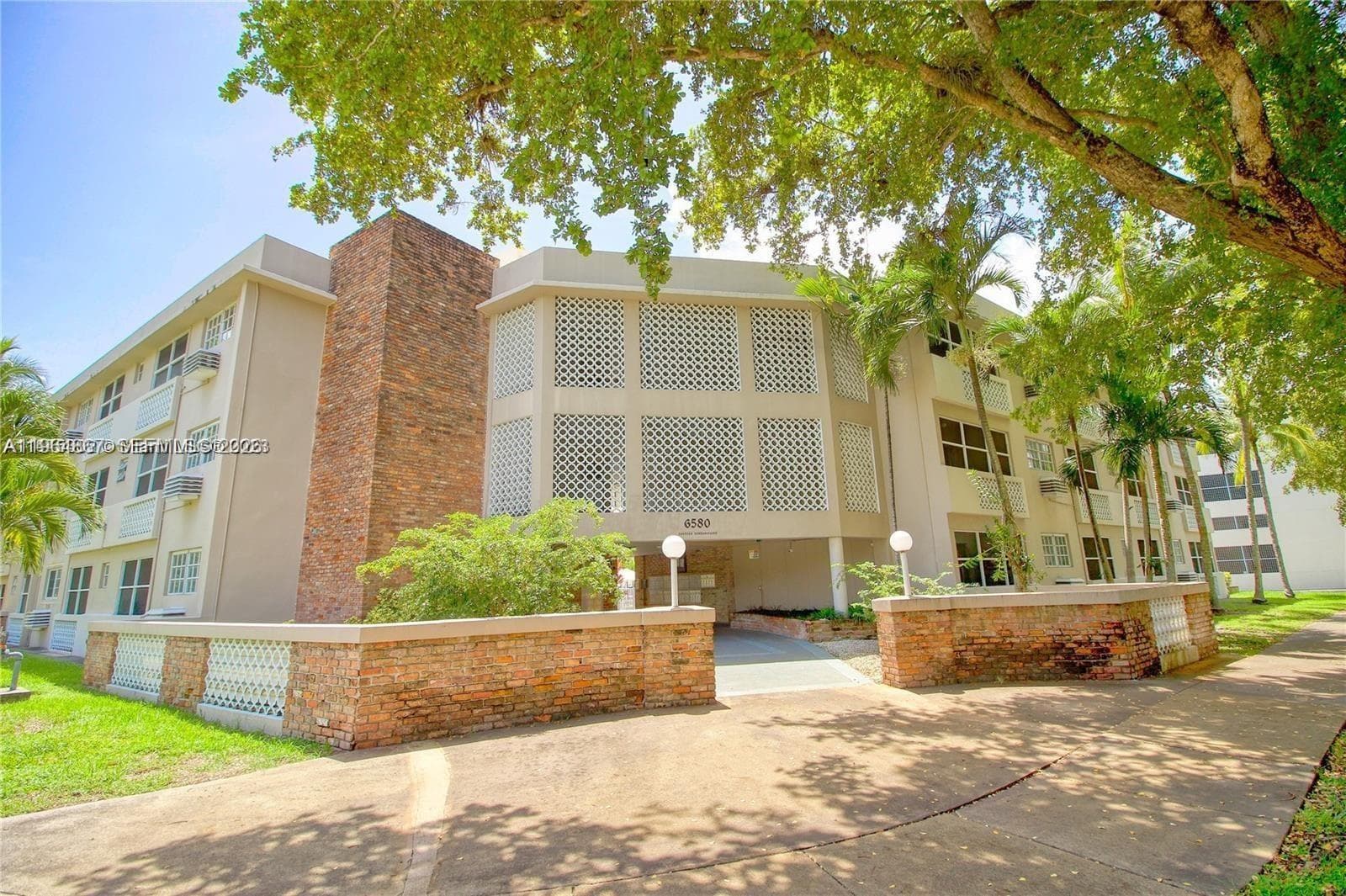 6580 Santona St # A38, Coral Gables FL 33146 — 21