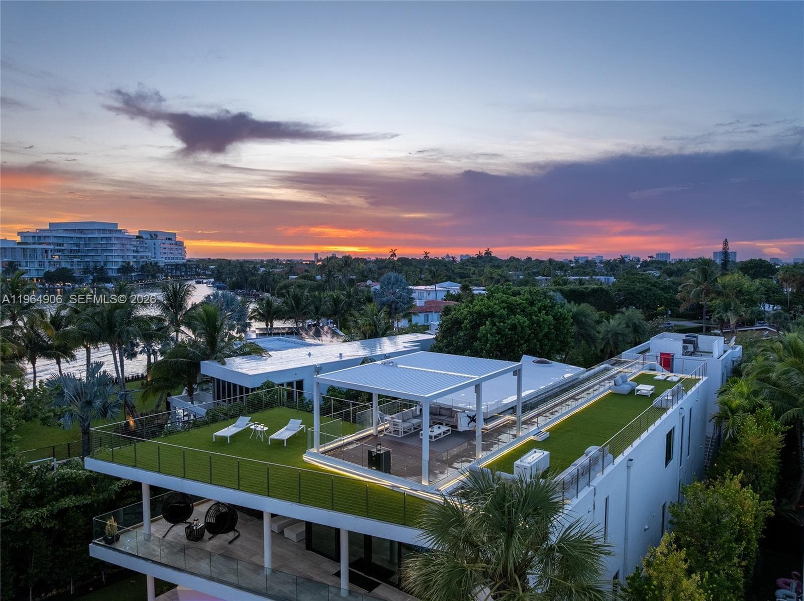 528 Lakeview Ct, Miami Beach FL 33140 — 62