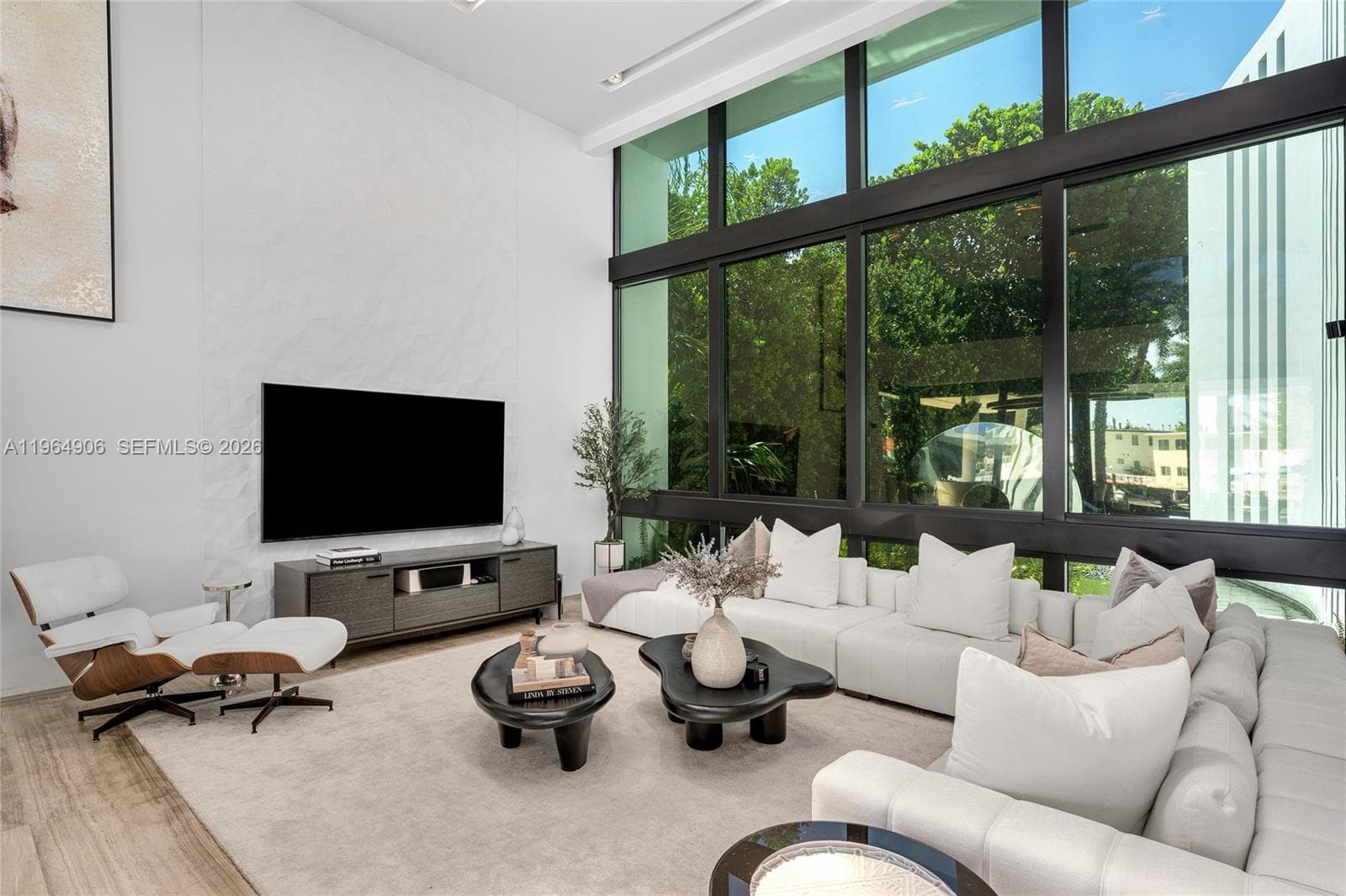 528 Lakeview Ct, Miami Beach FL 33140 — 32