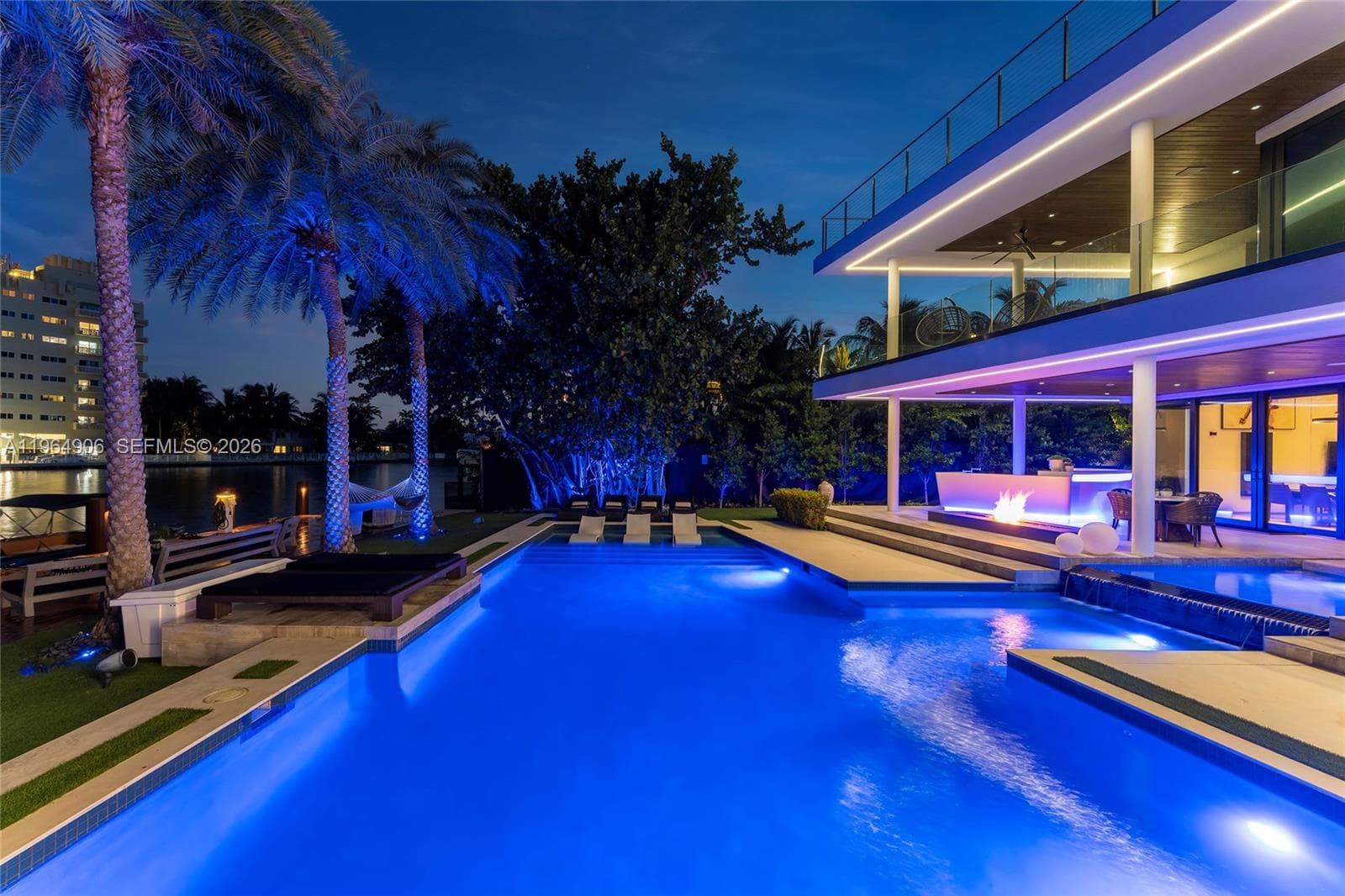 528 Lakeview Ct, Miami Beach FL 33140 — 9