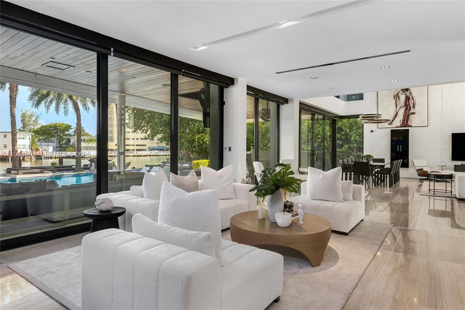 528 Lakeview Ct, Miami Beach FL 33140 — 24