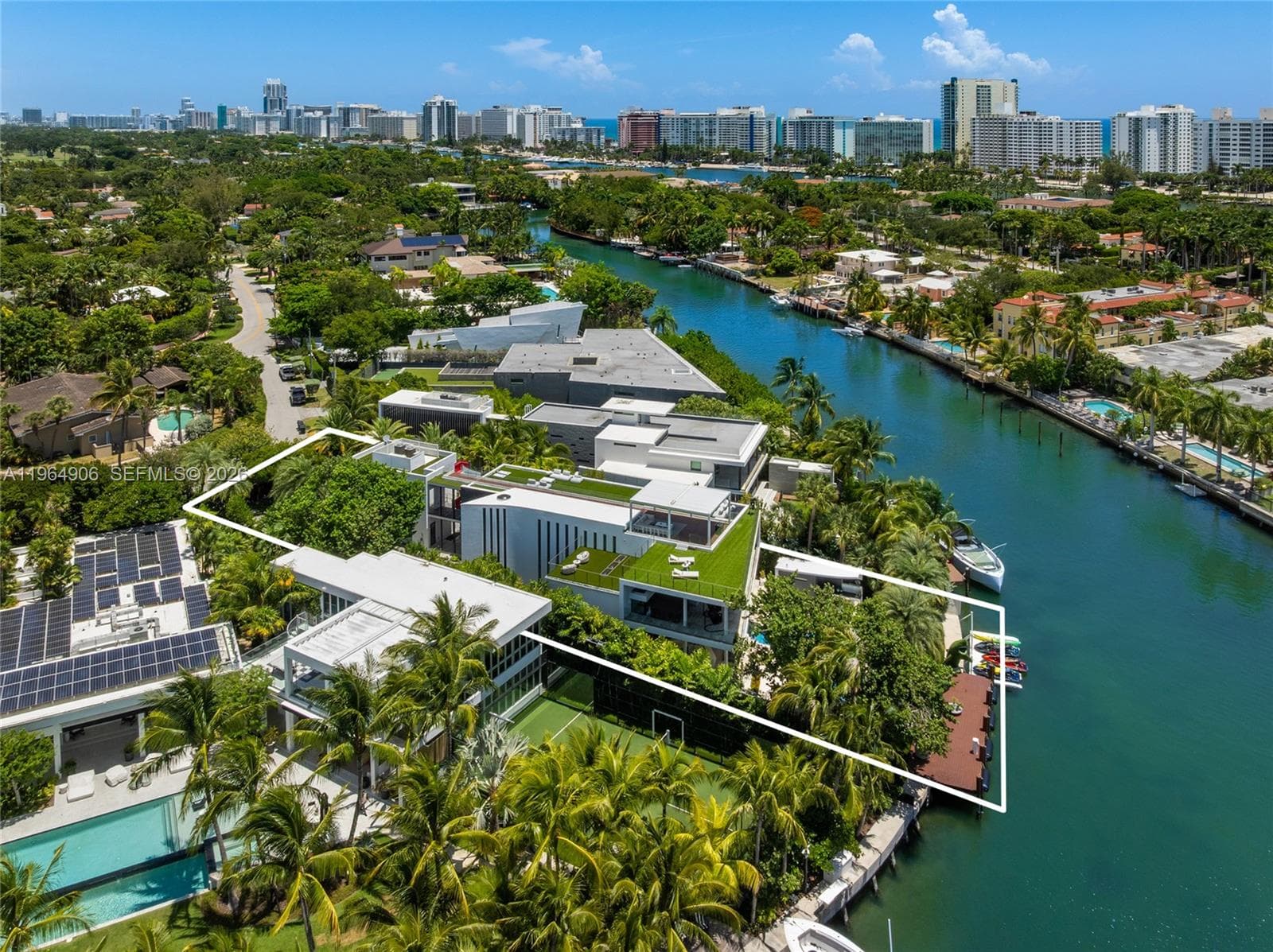 528 Lakeview Ct, Miami Beach FL 33140 — 82