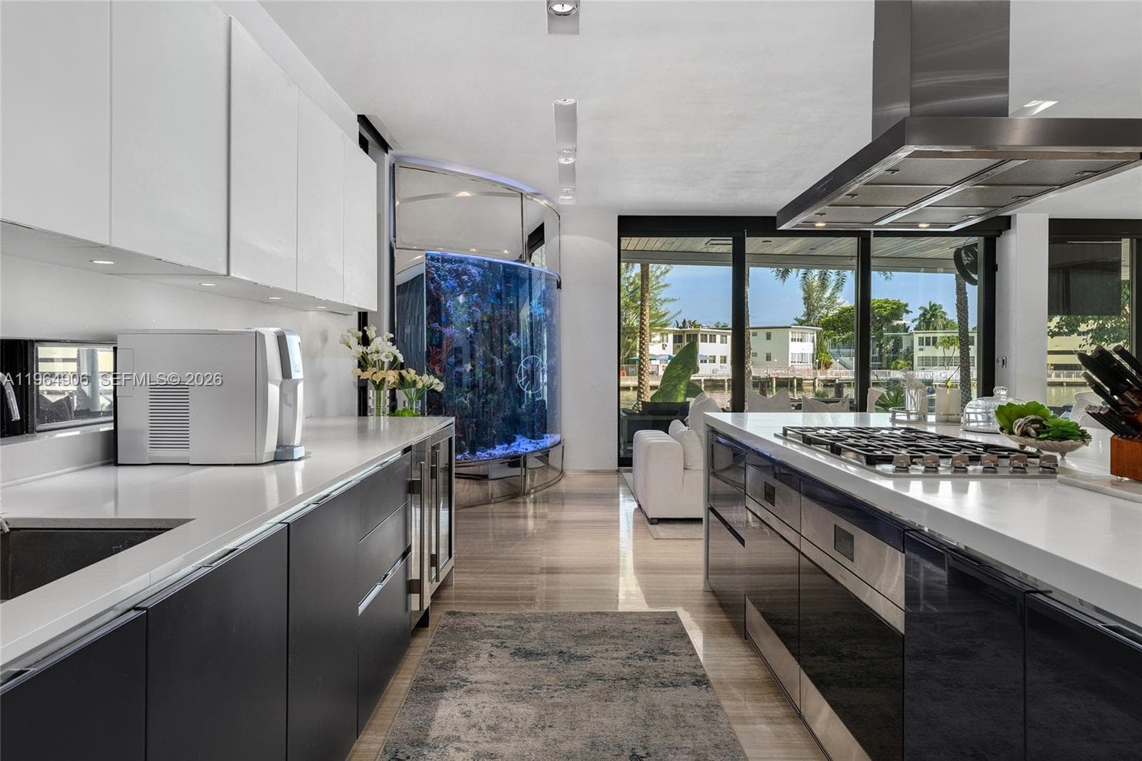 528 Lakeview Ct, Miami Beach FL 33140 — 41