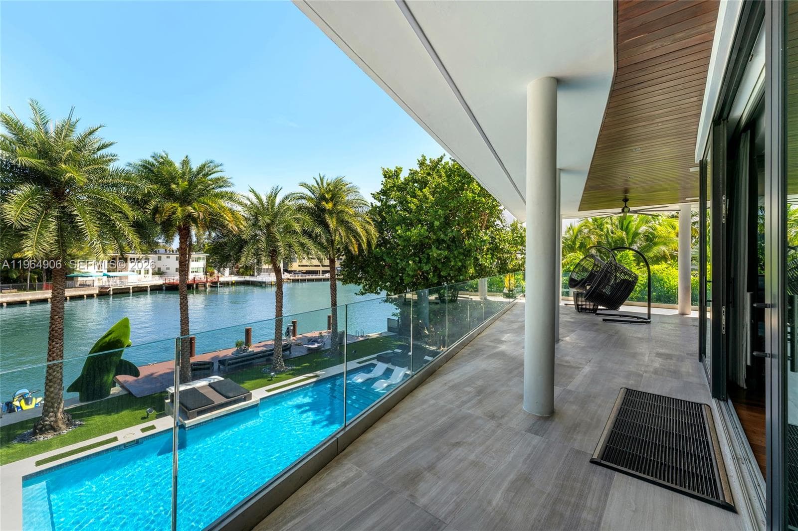 528 Lakeview Ct, Miami Beach FL 33140 — 50