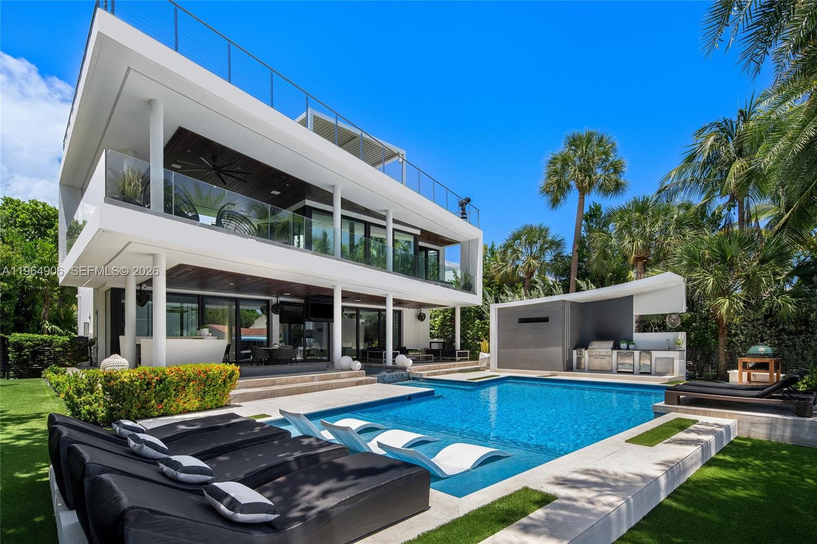 528 Lakeview Ct, Miami Beach FL 33140 — 35