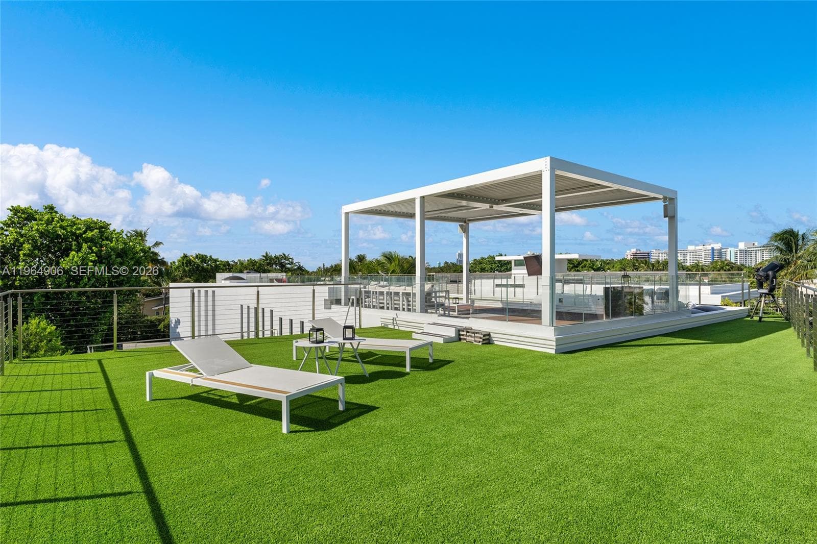 528 Lakeview Ct, Miami Beach FL 33140 — 60