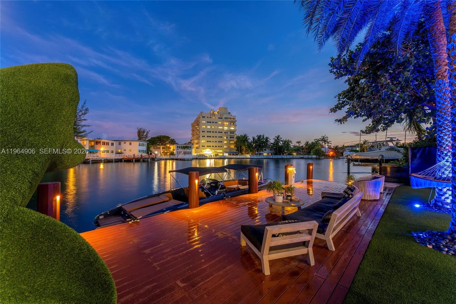 528 Lakeview Ct, Miami Beach FL 33140 — 4