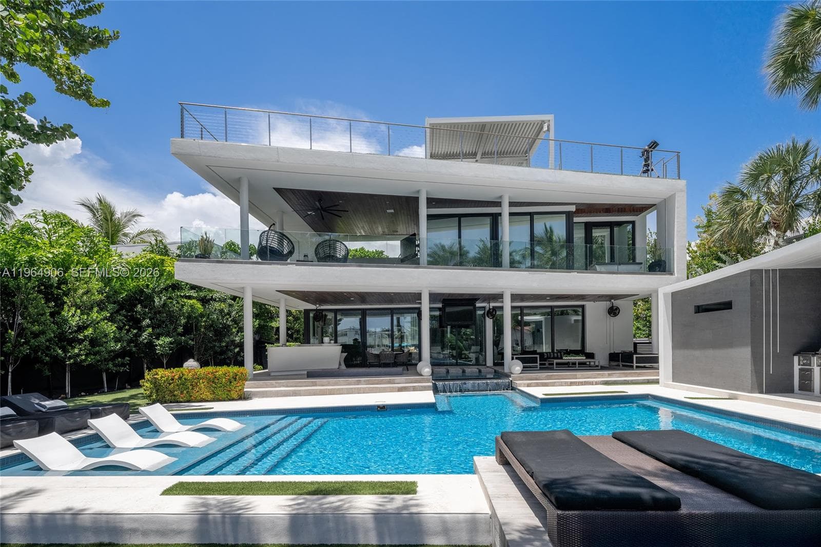528 Lakeview Ct, Miami Beach FL 33140 — 78