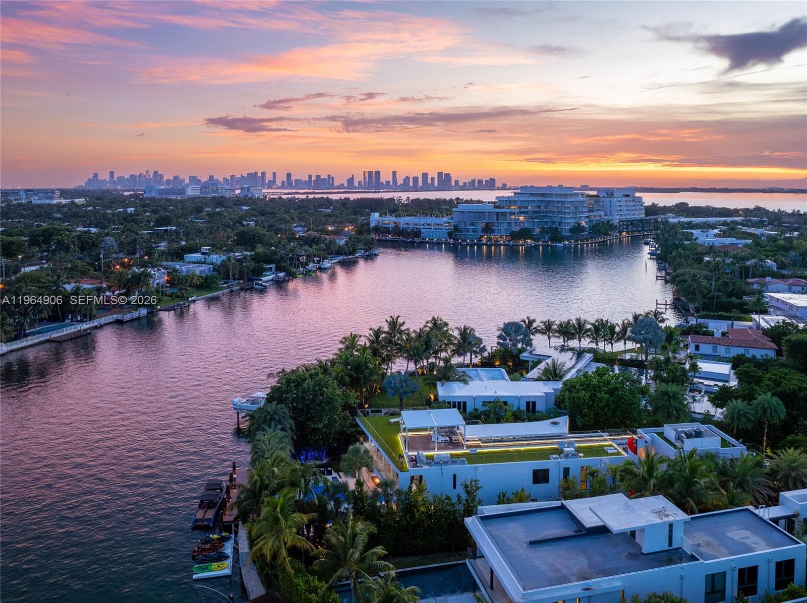 528 Lakeview Ct, Miami Beach FL 33140 — 21