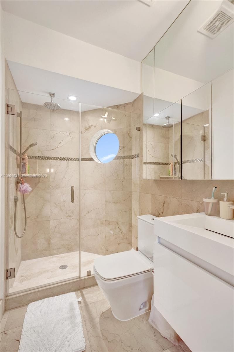 1662 Diplomat Dr, Miami FL 33179 — 13