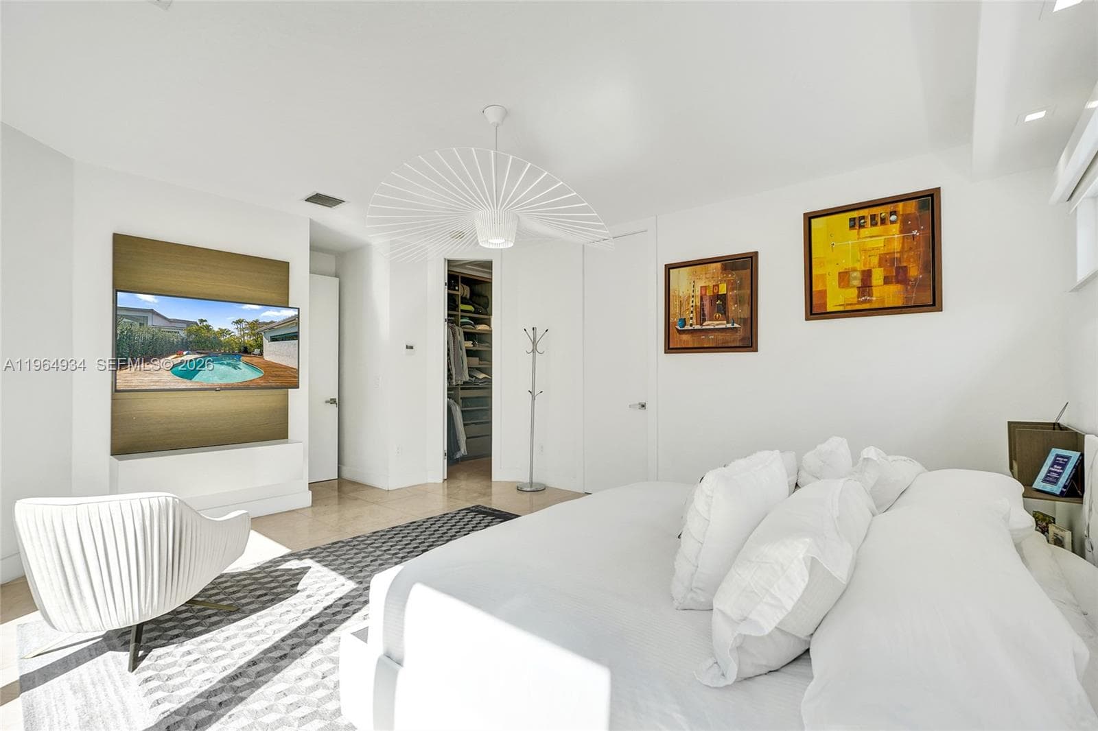 1662 Diplomat Dr, Miami FL 33179 — 34