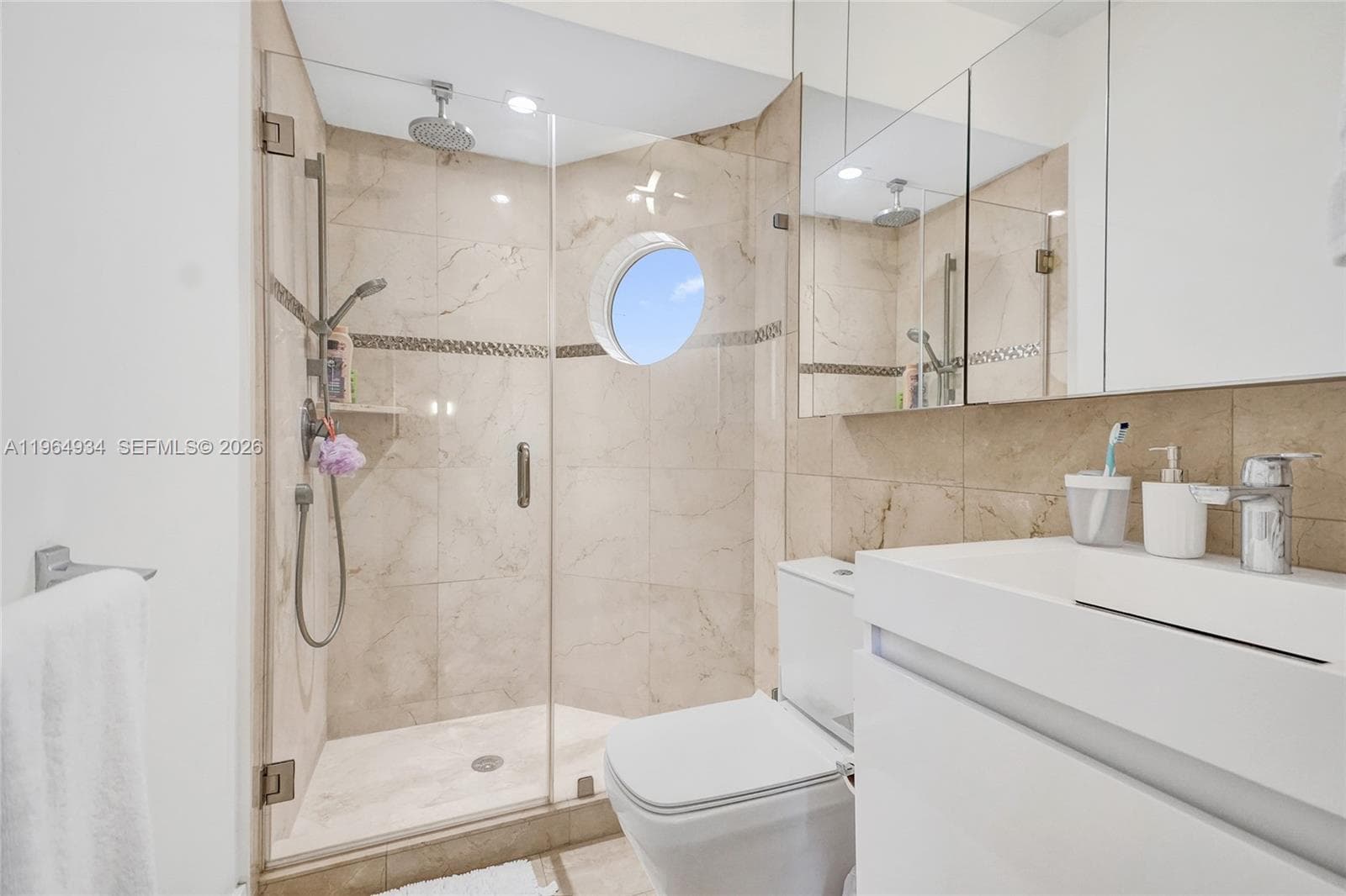 1662 Diplomat Dr, Miami FL 33179 — 14