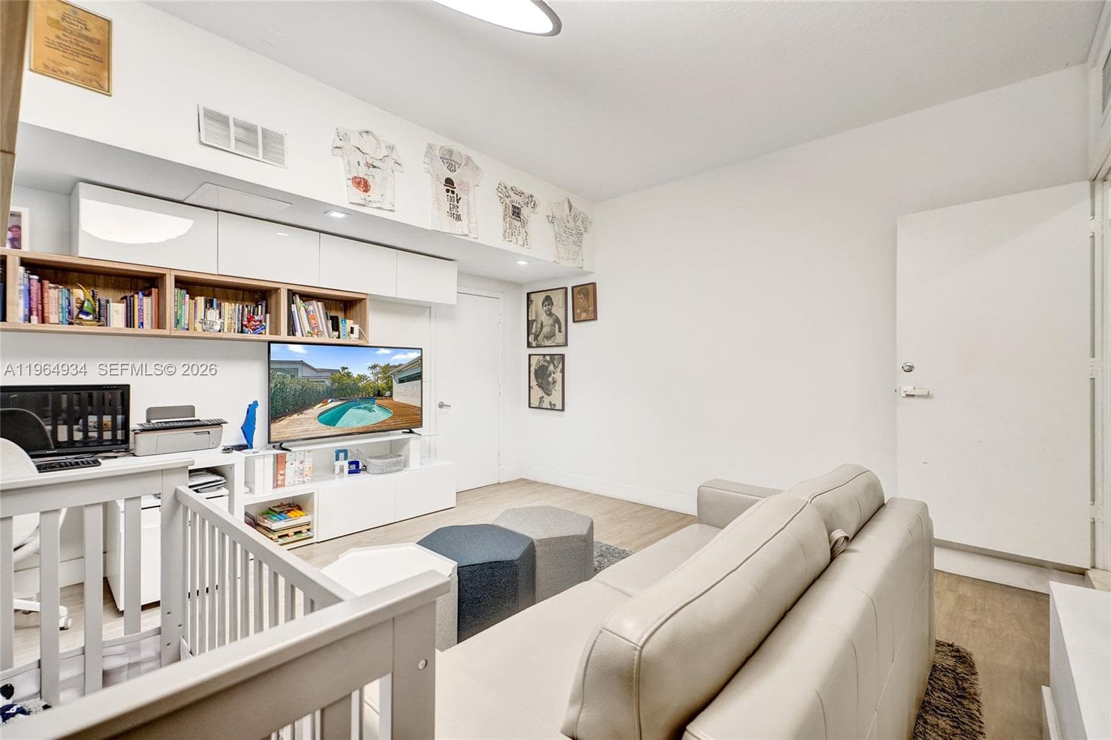 1662 Diplomat Dr, Miami FL 33179 — 29