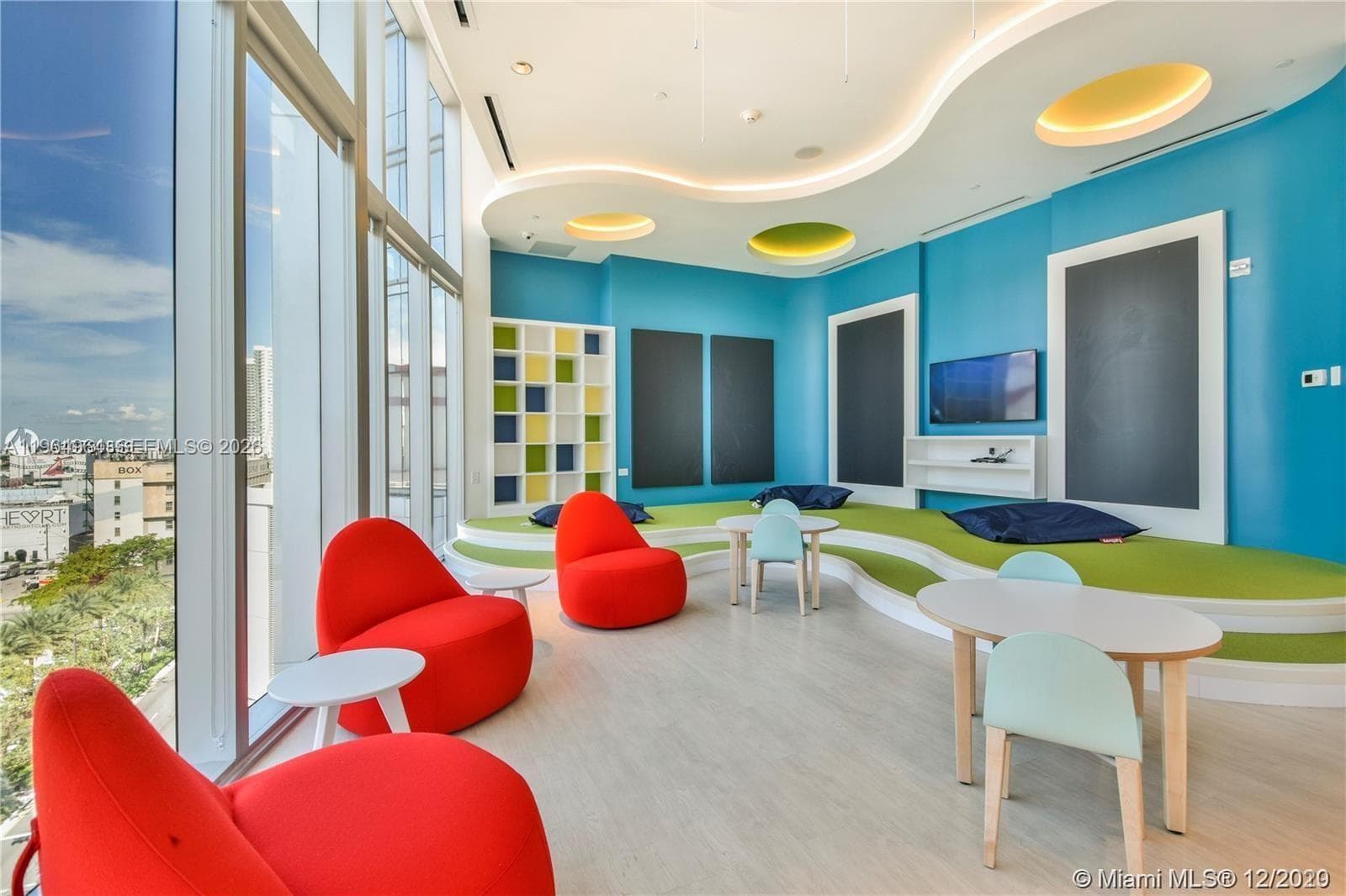 851 NE 1st Ave # 4911, Miami FL 33132 — 37