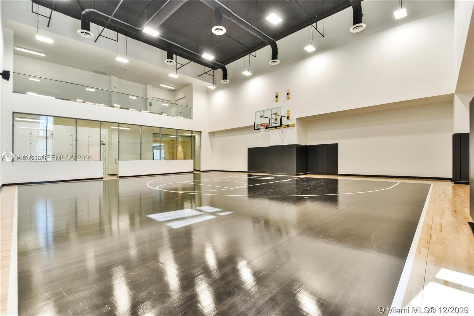 851 NE 1st Ave # 4911, Miami FL 33132 — 33