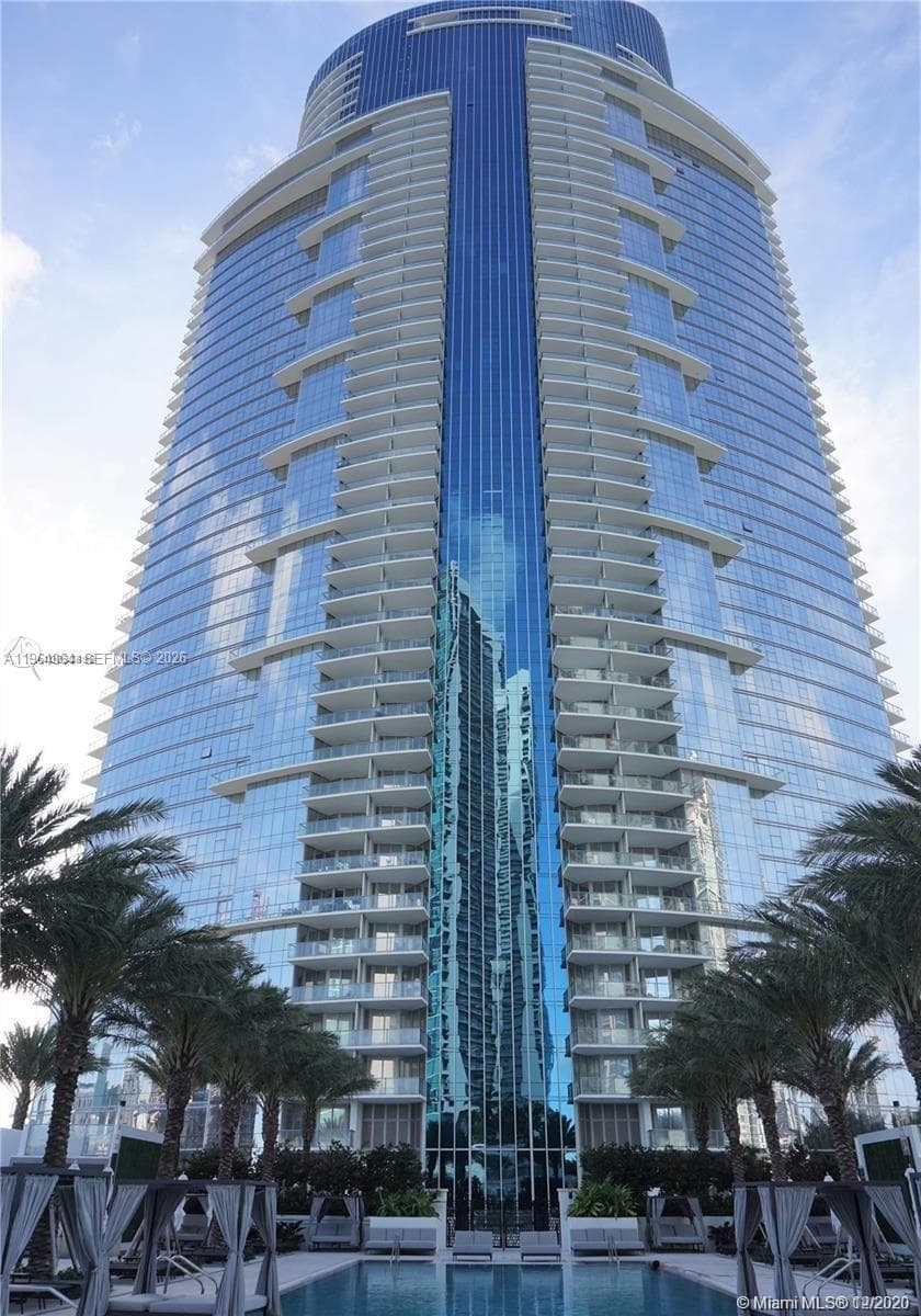 851 NE 1st Ave # 4911, Miami FL 33132 — 54